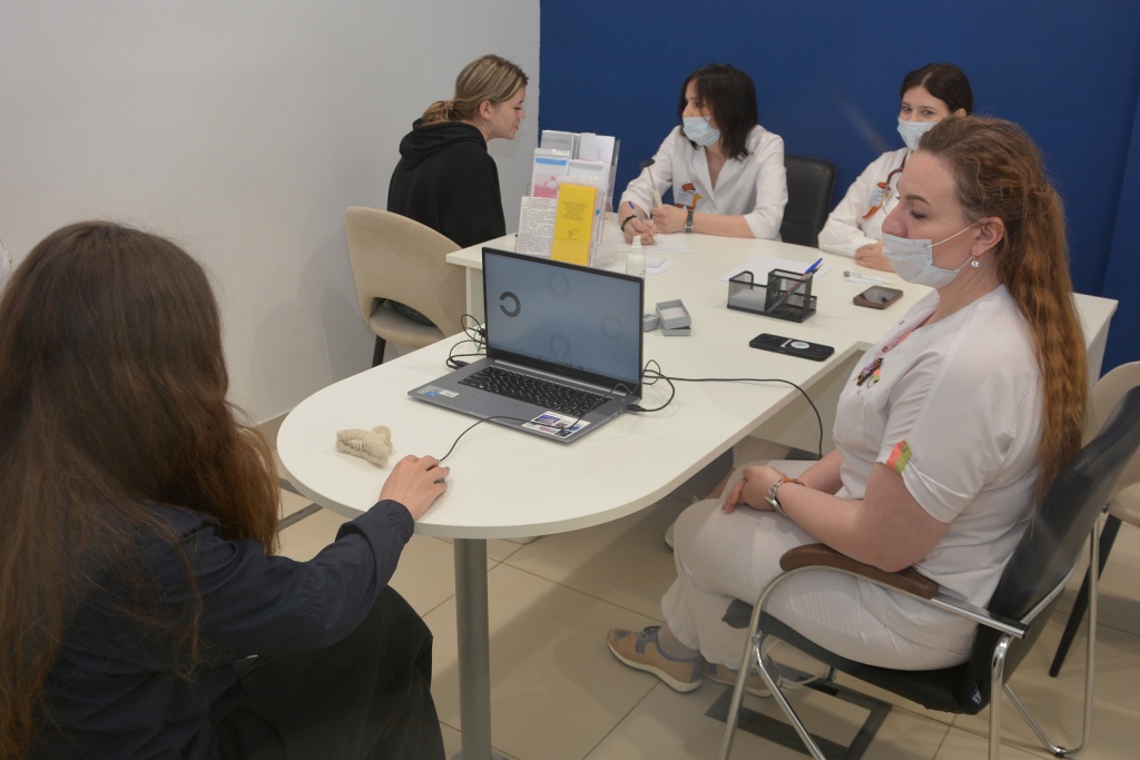 «Воронеж поможет»: в городе прошёл медико‐патриотический фестиваль с бесплатными обследованиями и лекциями