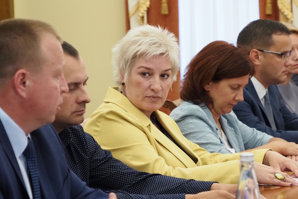 Глава Мордовии вручил награды кадастровым инженерам региона Глава Мордовии вручил награды кадастровым инженерам региона