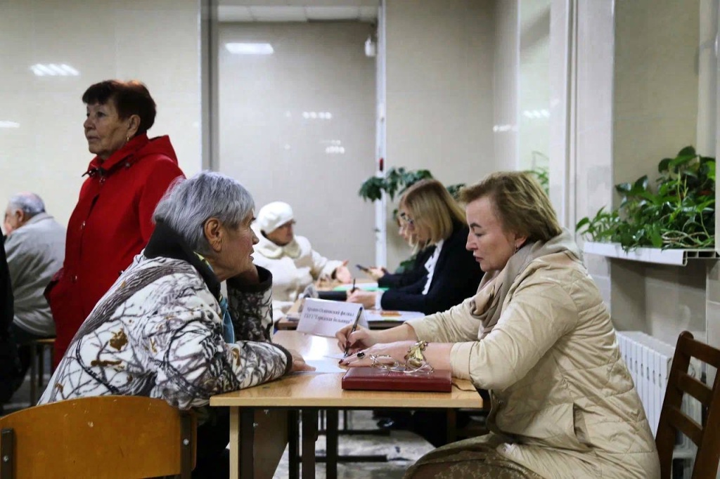 Выездные мобильные приёмные администрации Геленджика: эффективный диалог с жителями