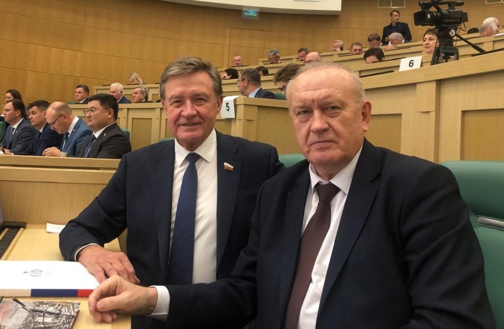 Председатель Заксобрания Ульяновской области Валерий Малышев принял участие в парламентских слушаниях в Москве