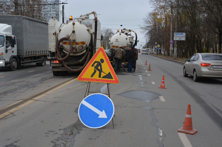 В Иванове специалисты обследовали ливневую канализации на проспекте Строителей