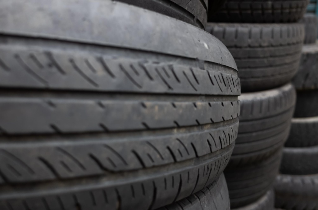 У воронежского бизнесмена изъяли шины без маркировки