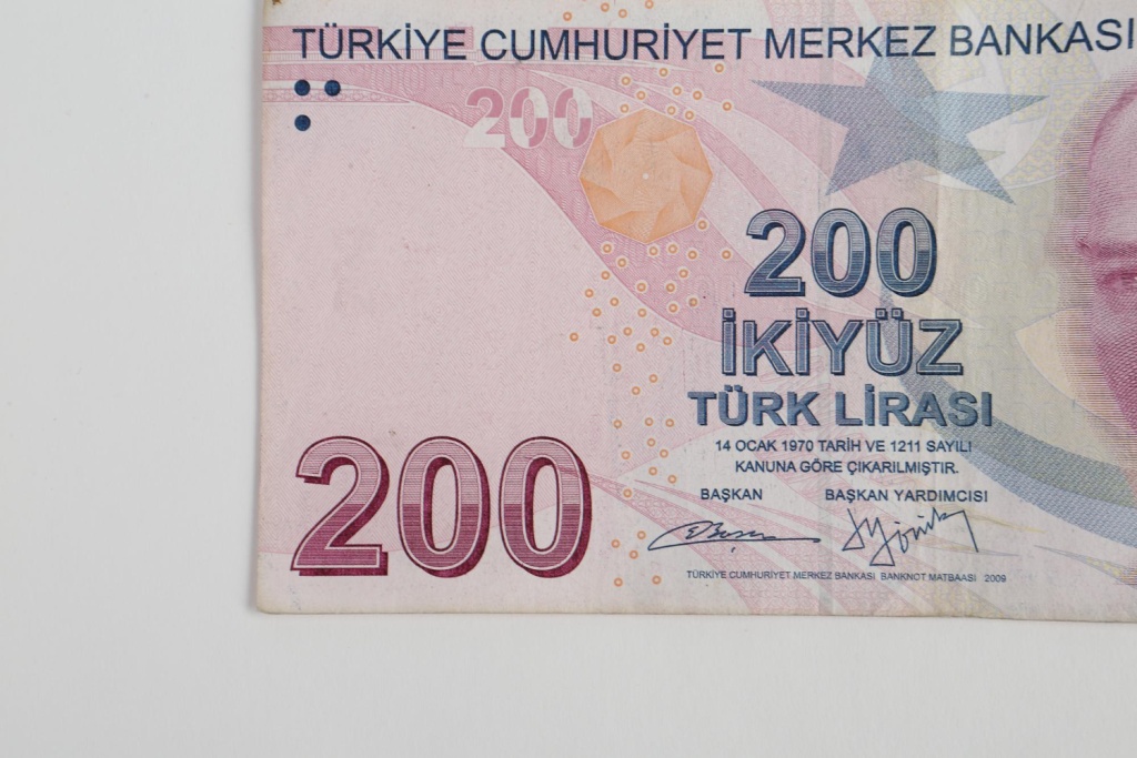 Рынки Турции стабилизируются, однако продолжают снижение на фоне политического кризиса