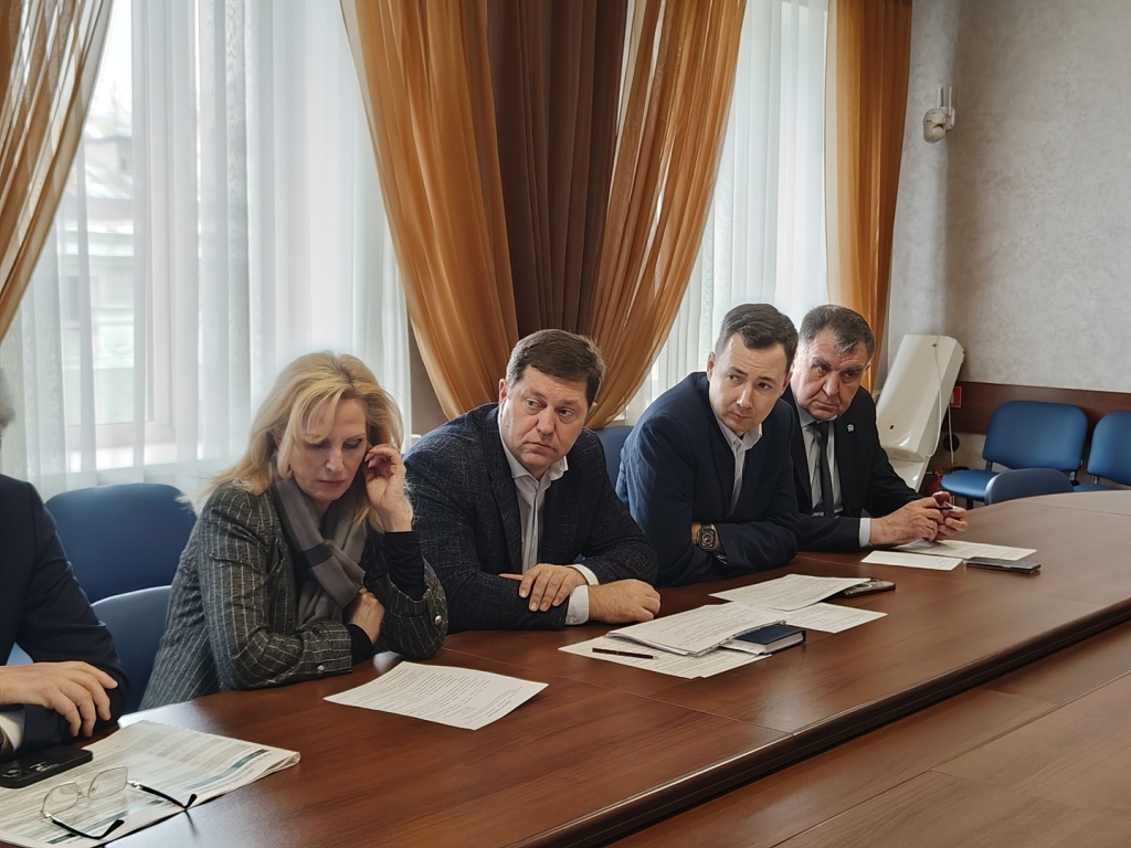 Депутаты Воронежской гордумы обсудили развитие образования и детского отдыха