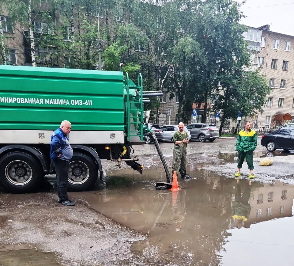 Коммунальные службы подмосковного Пушкинского справились с последствиями сильного ливня