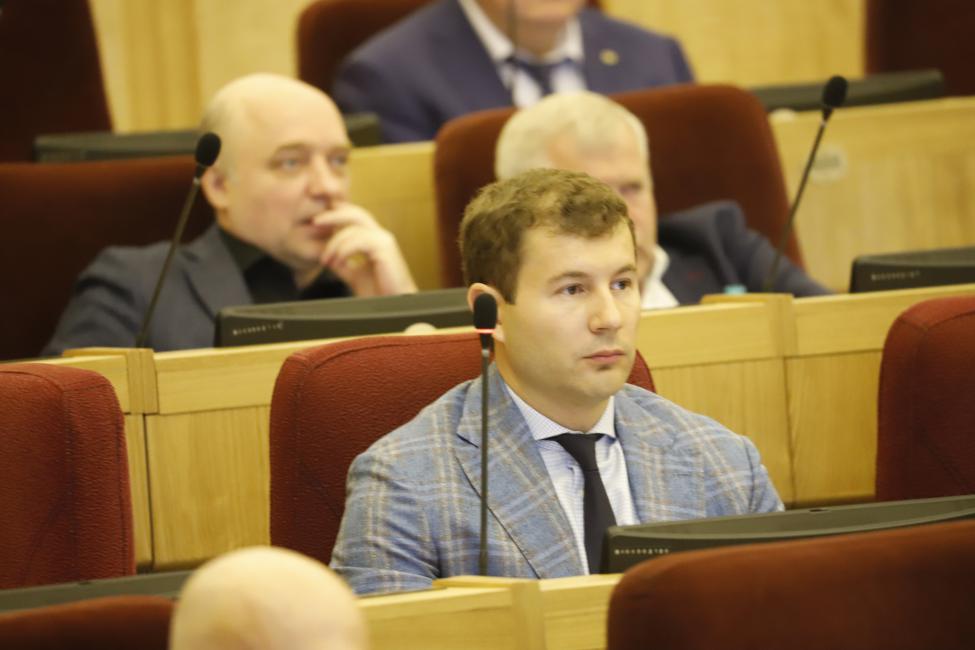 Депутаты ЗАКСа Новосибирской области единогласно поддержали изменения в налоговое и бюджетное законодательства