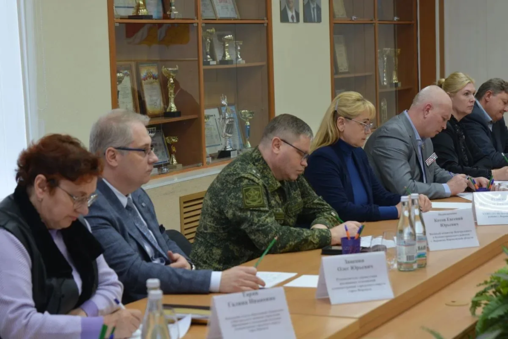 Поддержка семей участников СВО: в Воронеже прошёл приём граждан с участием депутатов гордумы