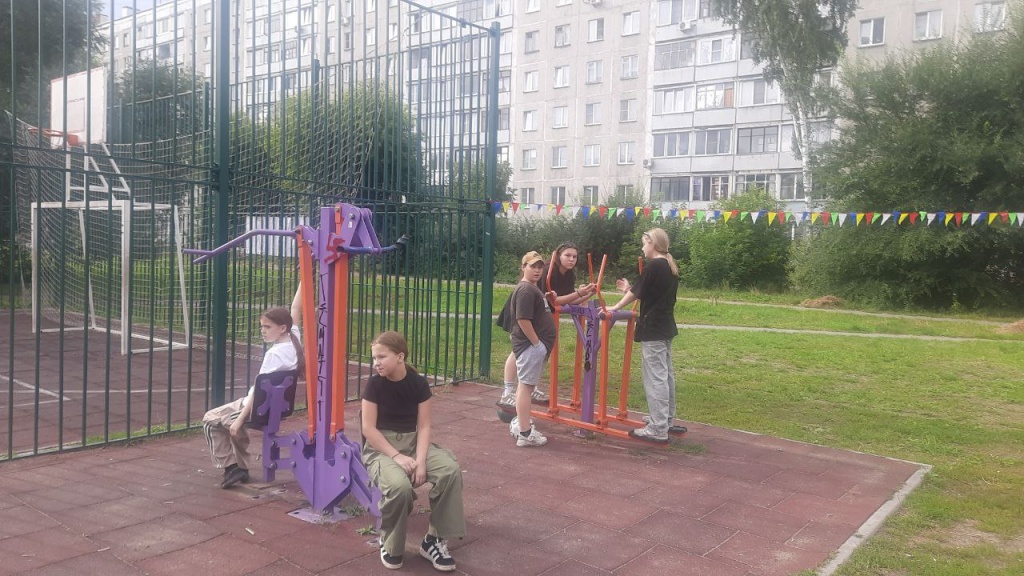 В Ленинском районе Новосибирска прошел спортивный праздник для жителей В Ленинском районе Новосибирска прошел спортивный праздник для жителей