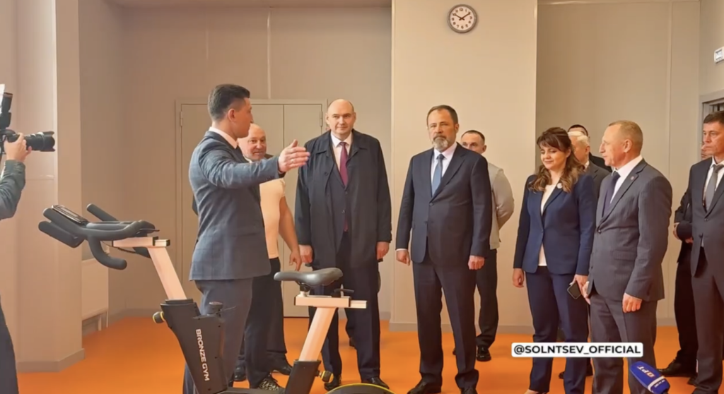 Новый ФОК в Ивановке: полпред Президента РФ и губернатор Оренбуржья оценили развитие спортивной инфраструктуры региона