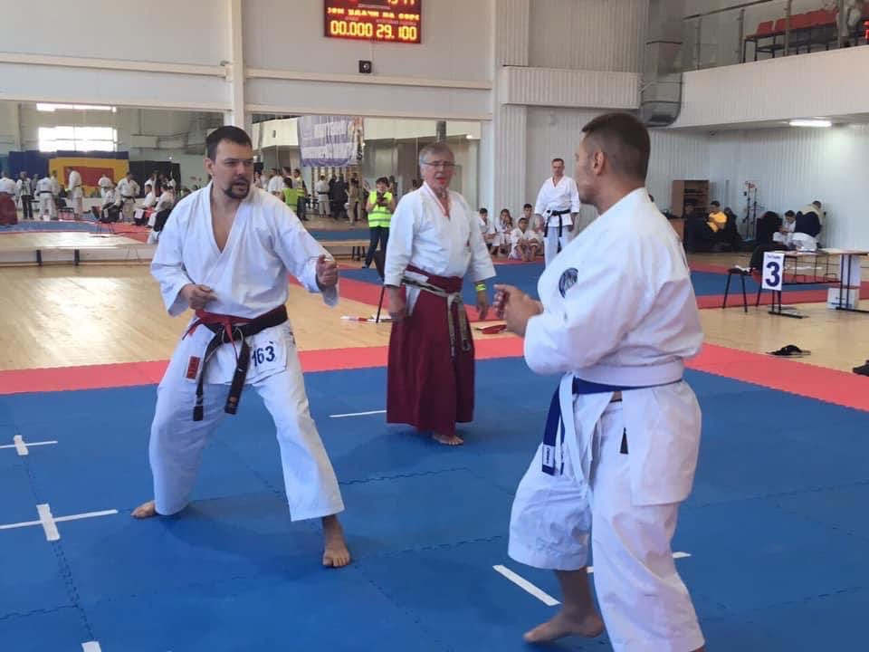 Мэр Иркутска наградил победителей и призеров Чемпионата Мира по всестилевому каратэ Мэр Иркутска наградил победителей и призеров Чемпионата Мира по всестилевому каратэ