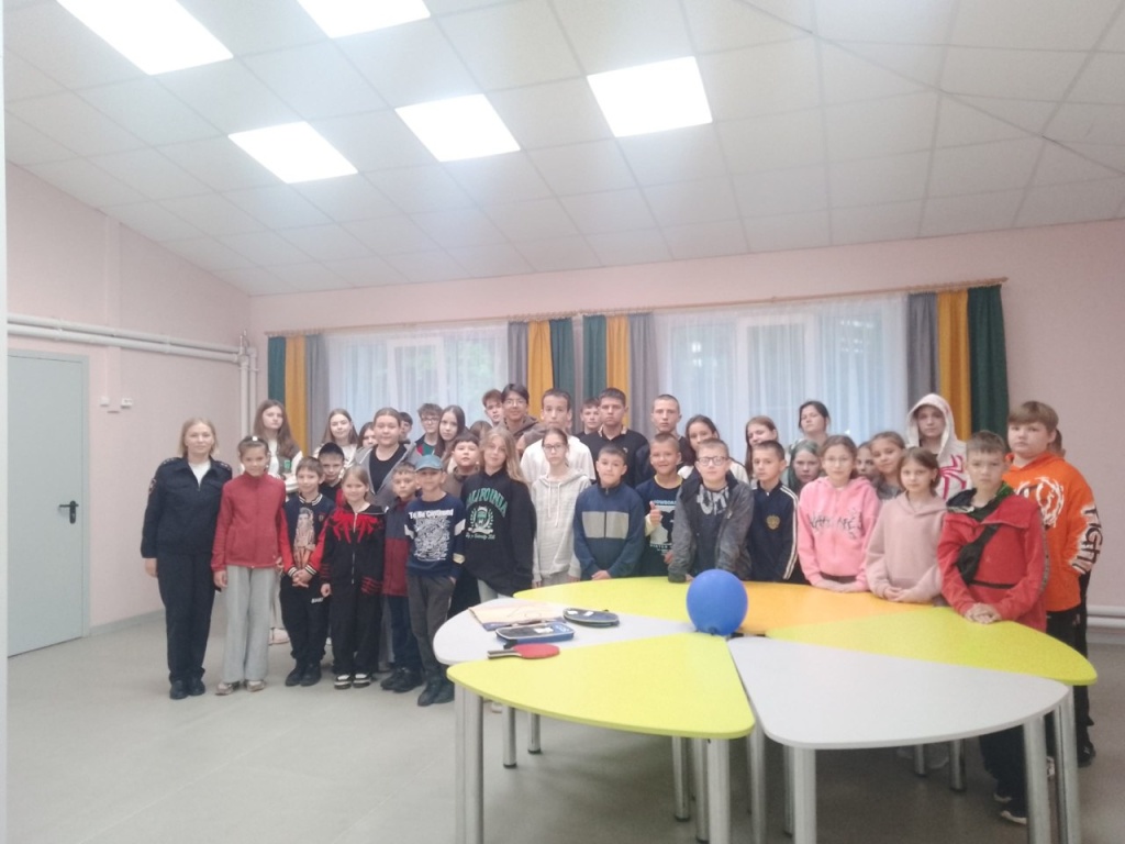 Правоохранители и общественники посетили лагерь при Большеигнатовской средней школе
